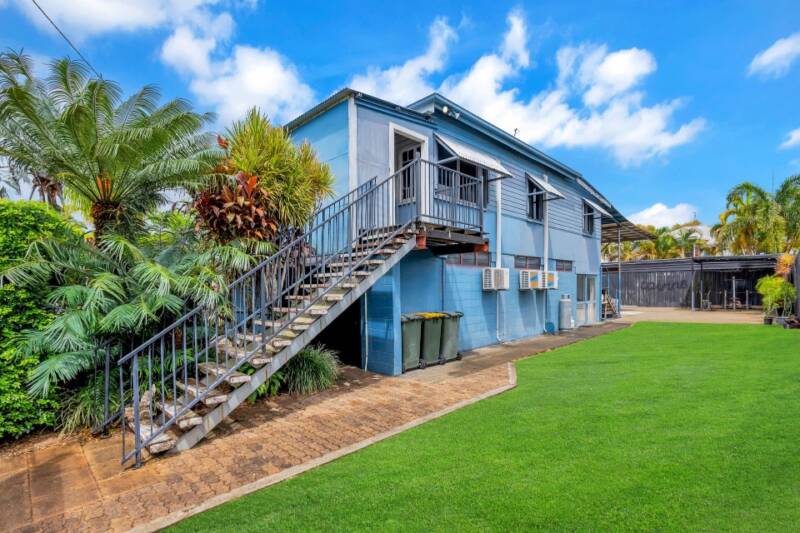 24 macilwraith street manoora qld