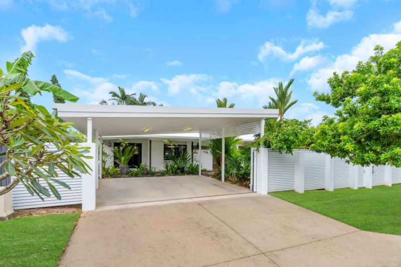 24 macilwraith street manoora qld
