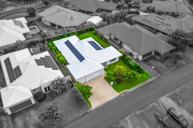 24 macilwraith street manoora qld