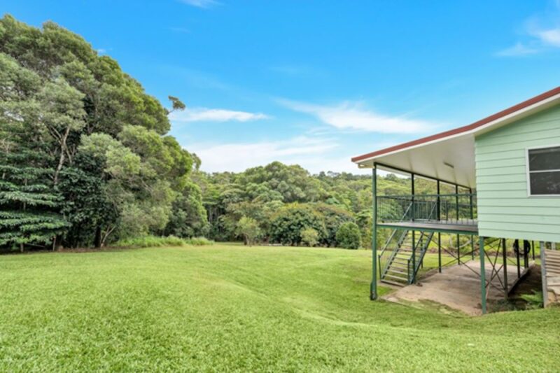24 macilwraith street manoora qld