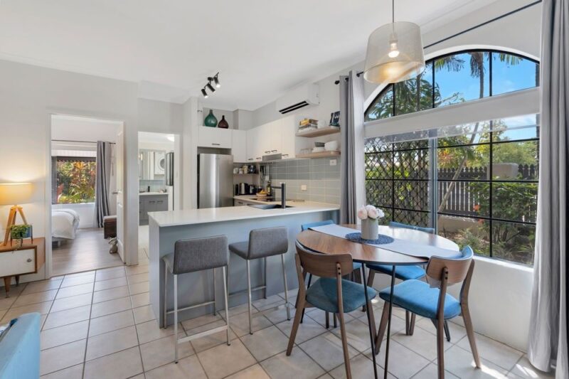 24 macilwraith street manoora qld