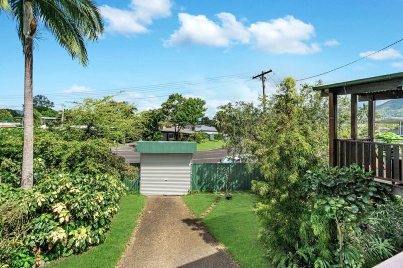 24 macilwraith street manoora qld