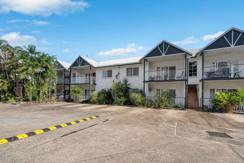 24 macilwraith street manoora qld