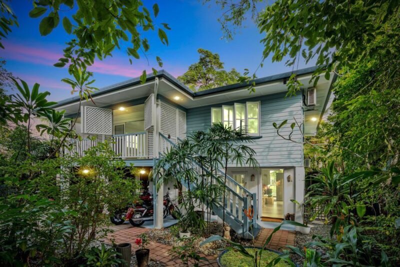 24 macilwraith street manoora qld