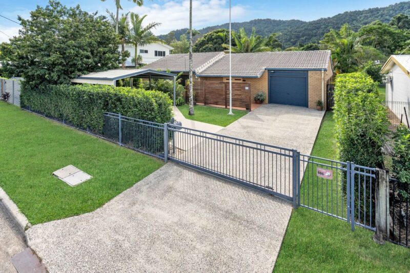 24 macilwraith street manoora qld
