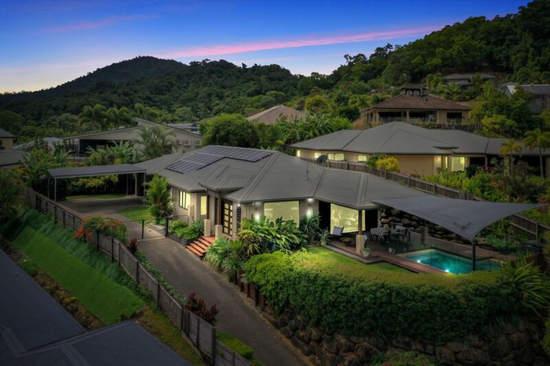 24 macilwraith street manoora qld