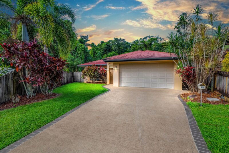 24 macilwraith street manoora qld