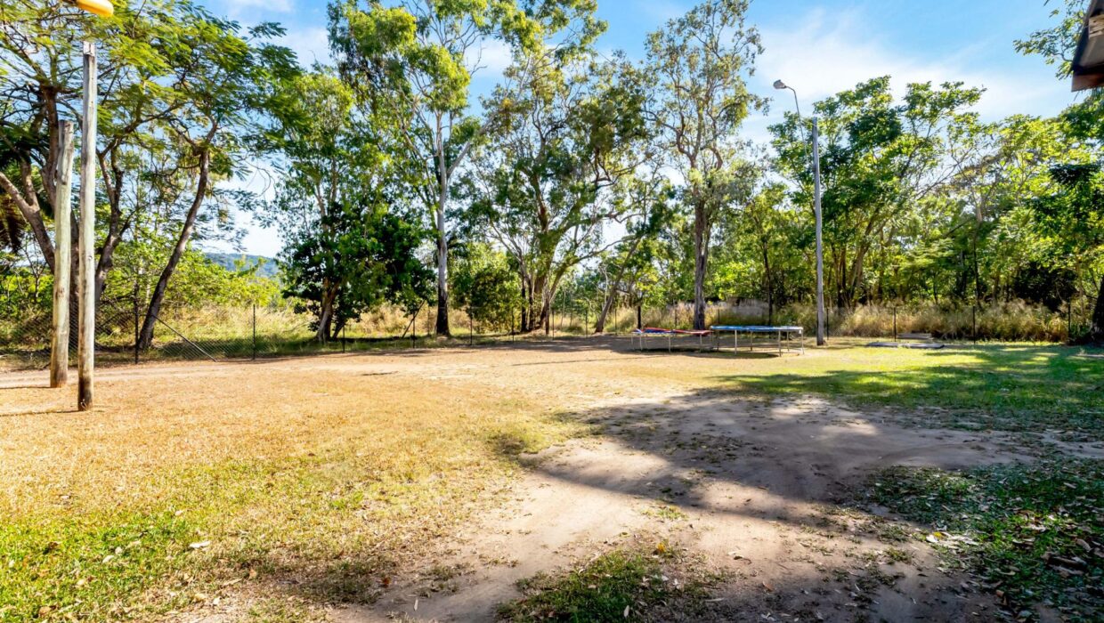 5 Christensen Street, MACHANS BEACH, QLD 4878