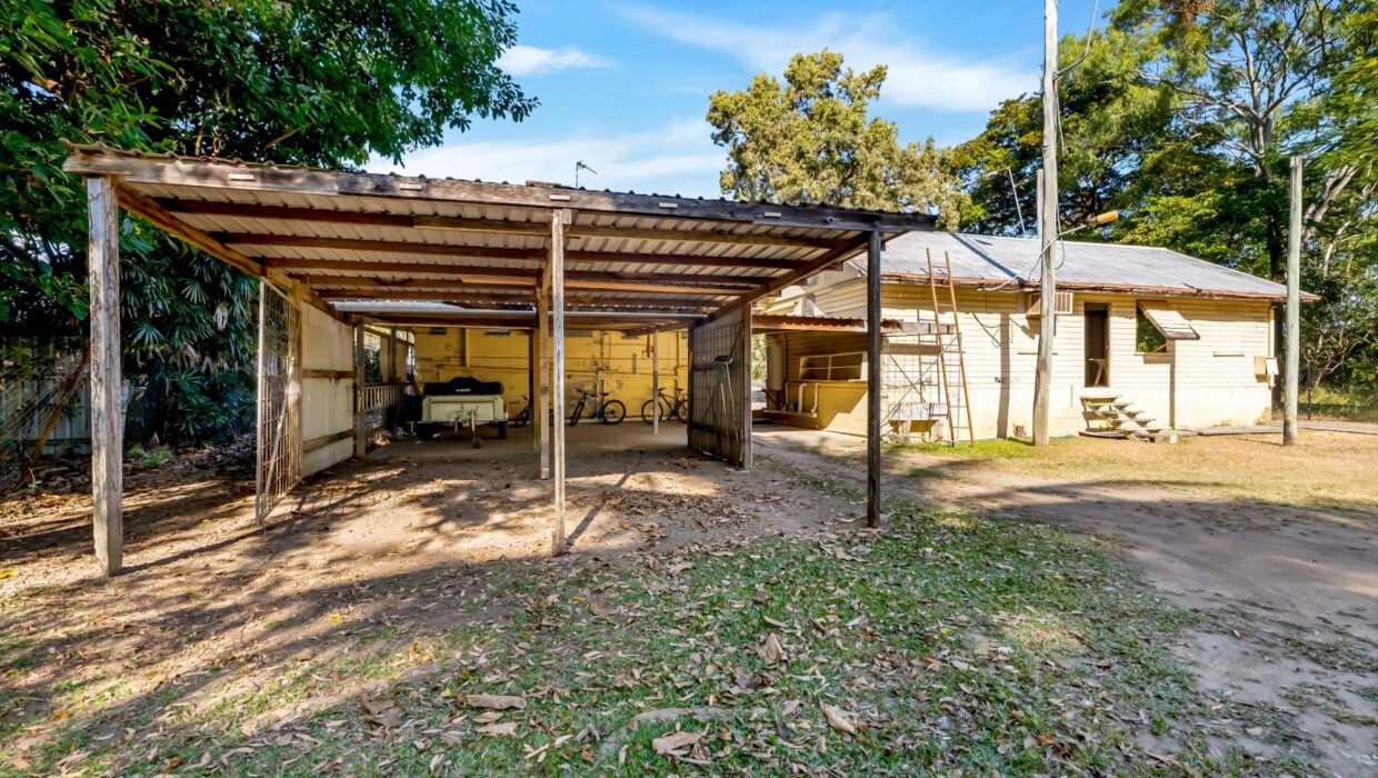 5 Christensen Street, MACHANS BEACH, QLD 4878
