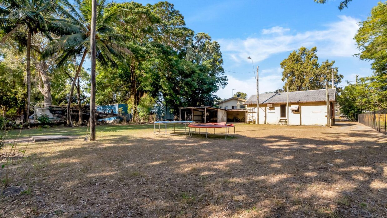 5 Christensen Street, MACHANS BEACH, QLD 4878