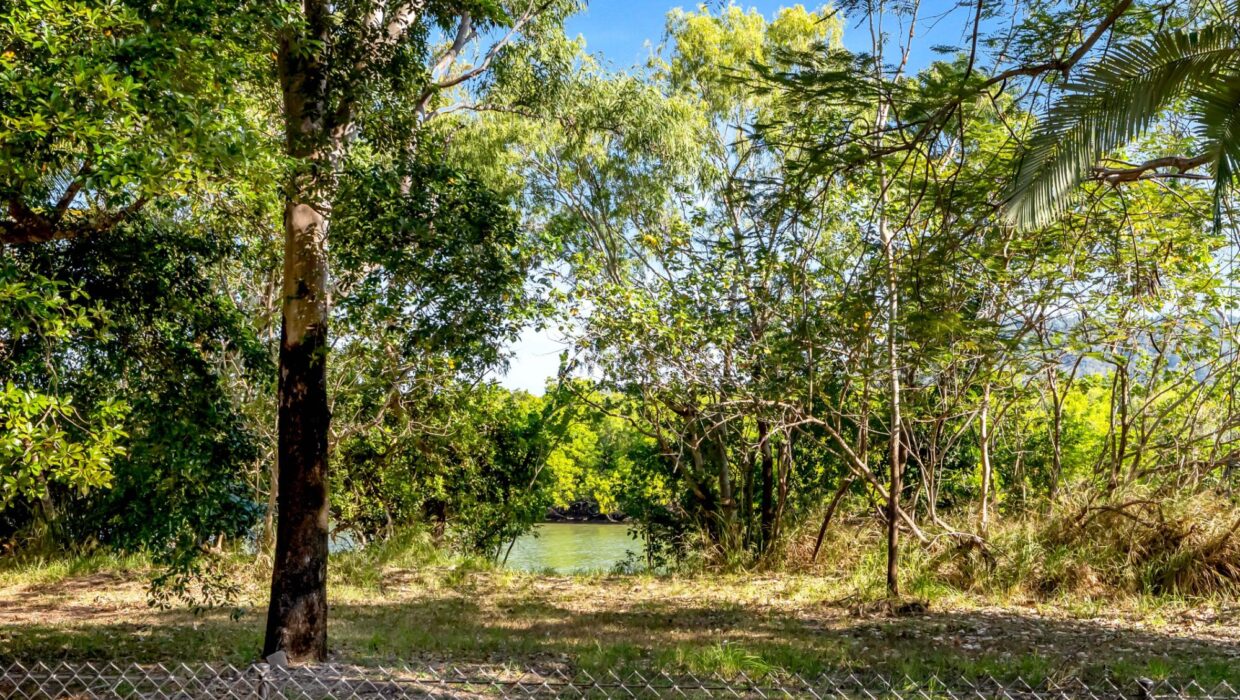 5 Christensen Street, MACHANS BEACH, QLD 4878