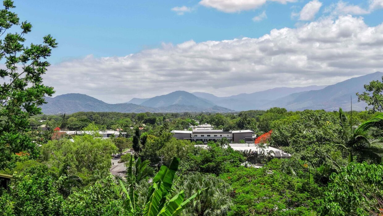 9 Ray Street, YORKEYS KNOB, QLD 4878
