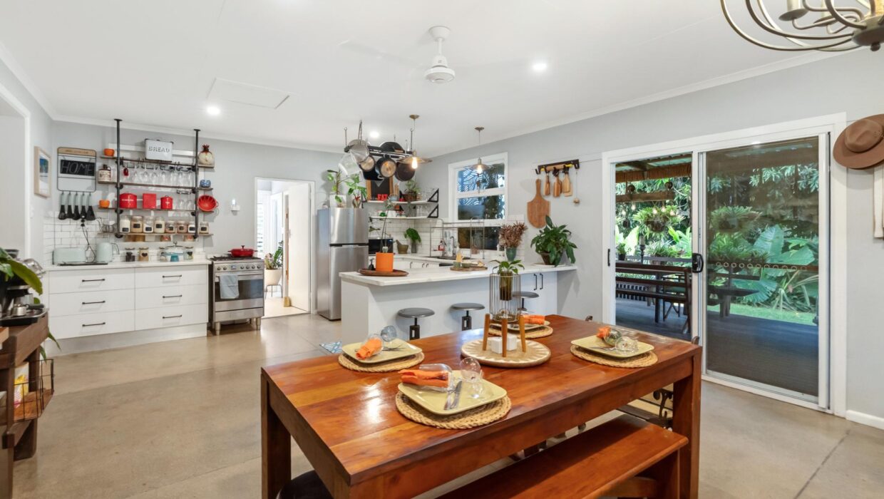 4 Spena Road, MAREEBA, QLD 4880